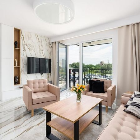 פוזנן Esencja Apartments With Free Parking Garbary 104 By Noclegi Renters מראה חיצוני תמונה